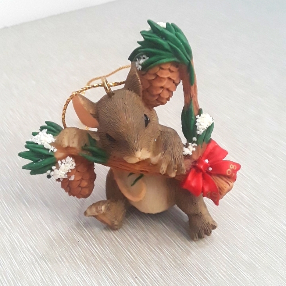 Charming Tails Christmas Mouse